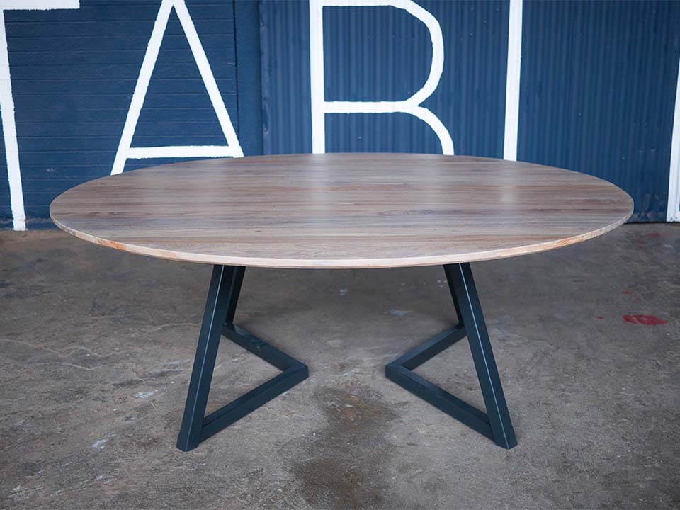 Xframe round table Tabled
